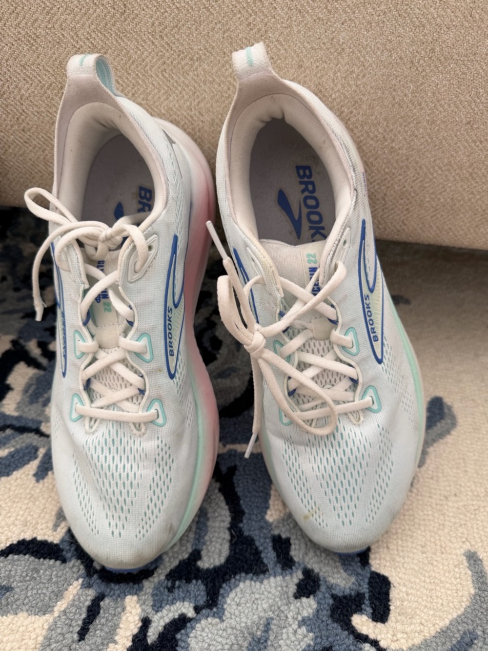 Brooks Glycerin22 Women's White Athletic Running Shoes with Pastel Accents